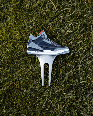 AJ 3 Sneaker Inspired Divot Repair Tool - Yippy Golf
